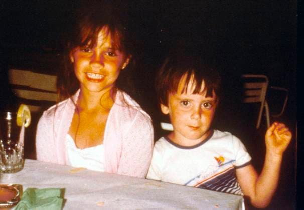Victoria Beckham (right) as child in the late 1970 s. Victoria Beckham (right) as child in the late 1970 s. Editoral Use Only , Credit: Spice Girls Retna UK Avalon  Copyright: x xSpicexGirlsx xRetnaxUKx xAvalonx 0526755746