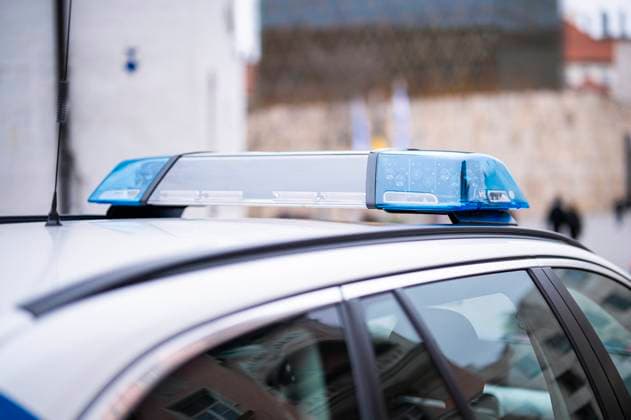 04.11.2023 - Polizeipräsenz vor Jüdischer Gemeinde in München: Ein Polizeiauto steht vor der Ohel-Jakob-Synagoge von der Israelitischen Kultusgemeinde München und Oberbayern K.d.ö.R. , München Bayern Deutschland *** 04 11 2023 Police presence in front of Jewish community in Munich A police car is parked in front of the Ohel Jakob Synagogue of the Jewish Community of Munich and Upper Bavaria K d ö R , Munich Bavaria Germany
