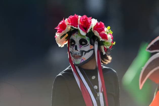 (231105) -- MEXICO CITY, Nov. 5, 2023 -- A performer takes part in the Day of the Dead Parade in downtown Mexico City, capital of Mexico, on Nov. 4, 2023. (Photo by Xinhua) MEXICO-MEXICO CITY-DAY OF THE DEAD PARADE FranciscoxCanedo 