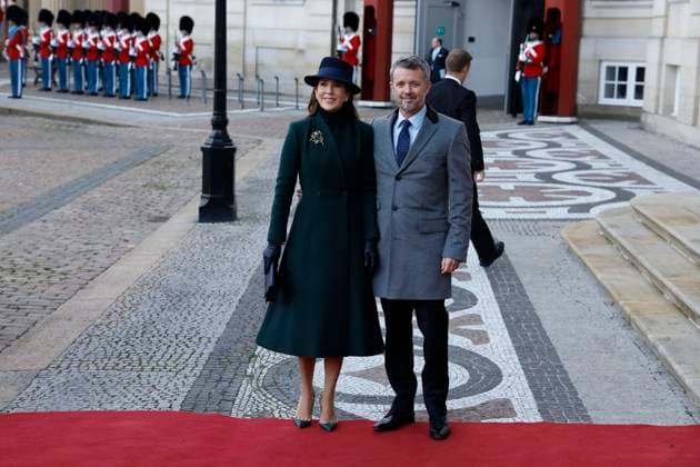 The crown prince of Denmark, Frederick, and his wife, Mary Donaldson, wait to receive the kings of Spain, Felipe and Letizia, who begin a three-day state visit to Denmark, at the Royal Palace in Copenhagen, Denmark, 6 November 2023. The kings begin their state trip to Denmark !ACHTUNG: NUR REDAKTIONELLE NUTZUNG!  Copyright: xJUANJOxMARTINx(es-ES)x GRAF624 20231106-55012248778_1