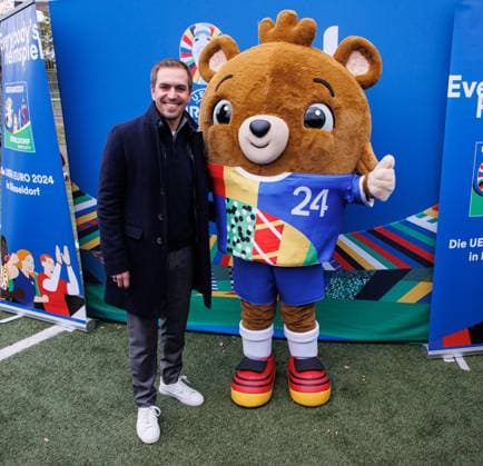 06 11 2023 Düsseldorf True to the citys motto Everybodys Heimspiel, UEFA EURO 2024 will be a soccer festival for all Düsseldorfers UEFA EURO 2024 is intended to leave a lasting and visible mark on the city beyond the tournament For this reason, tourn