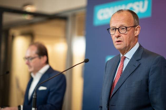 Statement vor der CDU CSU Fraktionssitzung des Bundestag Aktuell, 07.11.2023, Berlin, Friedrich Merz (CDU) gemeinsam mit Alexander Dobrindt (CSU) bei ihrem Statement im Vorfeld der Fraktionssitzung der CDU und CSU Bundestagsfraktion im Reichstagsgebaeude Berlin Berlin Deutschland *** Statement before the CDU CSU parliamentary group meeting of the Bundestag Current, 07 11 2023, Berlin, Friedrich Merz CDU together with Alexander Dobrindt CSU during their statement in the run-up to the parliamentary group meeting of the CDU and CSU Bundestag parliamentary groups in the Reichstag building Berlin Berlin Germany