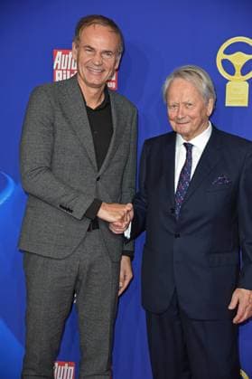 Oliver Blume Chairman of the Executive Board of Dr Ing h c F Porsche AG , Wolfgang Porsche Chairman of the Supervisory Board of Porsche AG AWARDING OF THE GOLDEN STEERING WHEEL 2023 at the Axel Springer Tower in Berlin on 07 11 2023