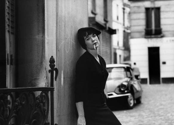 Film Irma La Douce Actress Shirley MacLaine walking around Paris Paris France  Copyright: xLeoxFuchsx R0213-MacLaine-ILD