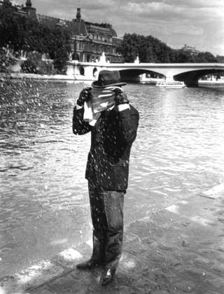 Film Irma La Douce Actor Jack Lemmon filming scenes at the Seine river, Paris Paris France  Copyright: xLeoxFuchsx R0257-Lemmon-ILD