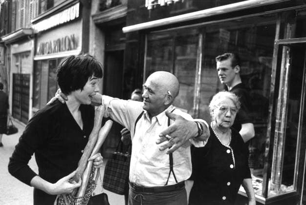 Film Irma La Douce Actress Shirley MacLaine shopping around Paris Paris France  Copyright: xLeoxFuchsx R0262-MacLaine-ILD