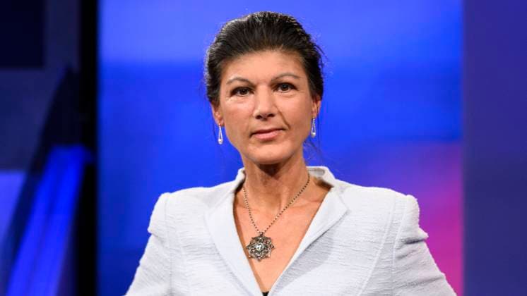 Sahra Wagenknecht, parteilos, Bundestagsabgeordnete, maischberger, Polittalk, TV, Format, mit Moderatorin - Sandra Maischberger, Das Erste, 07.11. 2023, Foto: HMB Media Julien Becker *** Sahra Wagenknecht, non-party, Member of the Bundestag, maischberger, Polittalk, TV, format, with presenter Sandra Maischberger, Das Erste, 07 11 2023, Photo HMB Media Julien Becker Copyright: HMBxMedia JulienxBecker