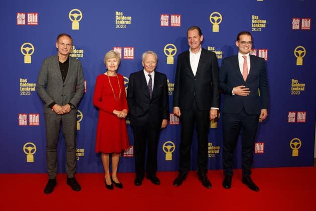 The Golden Steering Wheel 2023 Oliver Blume, Friede Springer, Wolfgang Porsche, Mathias Döpfner and Claudius Senst at the award ceremony for the Golden Steering Wheel 2023 at the Axel Springer Tower on 07 11 2023 in Berlin Copyright: xEventpressxKochanx