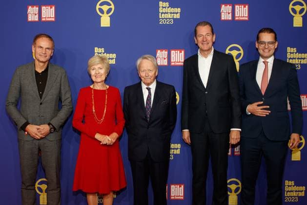 The Golden Steering Wheel 2023 Oliver Blume, Friede Springer, Wolfgang Porsche, Mathias Döpfner and Claudius Senst at the award ceremony for the Golden Steering Wheel 2023 at the Axel Springer Tower on 07 11 2023 in Berlin Copyright: xEventpressxKochanx