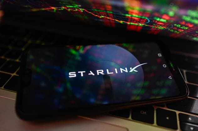 Photo illustration in Poland. In this photo illustration, a Starlink logo is displayed on a smartphone. Poland Copyright: xOmarxMarquesx xSOPAxImagesx omarques_08112023_ILLUS_PHONE_tech-7