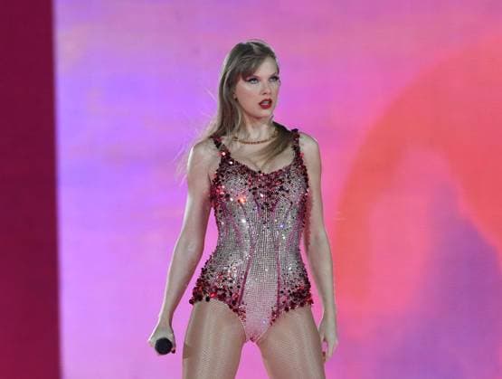 Taylor Swift gives her first show in Argentina Buenos Aires - In photos from November 9, 2023, Taylor Swift today opened the first of three sold-out shows scheduled in the country at River Plate s Monumental stadium. Buenos Aires Argentina  Copyright: xLatinxAmericaxNewsxAgencyxx 09-11-2023_buenos_aires-_en_las_fotos-8