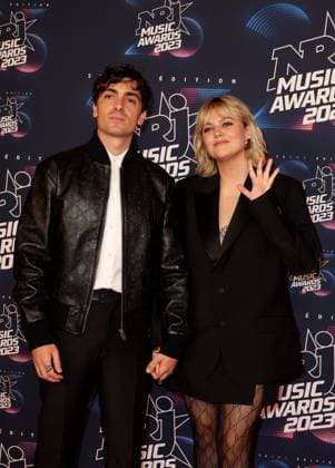 Photocall de la 25eme cÃ rÃ monie des NRJ Music Awards (NMA) au palais des Festivals et des Congres de Cannes Florian Rossi et sa compagne Louane au photocall de la 25eme cÃ rÃ monie des NRJ Music Awards (NMA) au palais des Festivals et des Congres de Cannes, France, le 10 novembre 2023. Dominique Jacovides Bestimage Celebs attend the 25th NRJ Music Awards - Red Carpet arrivals at Palais des Festivals in Cannes, France, on November 10, 2023. Cannes France  Copyright: xDOMINIQUExJACOVIDESx xBESTIMAGExDOMINIQUExJACOVIDESx xBESTIMAGEx