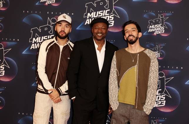 Photocall de la 25eme cÃ rÃ monie des NRJ Music Awards (NMA) au palais des Festivals et des Congres de Cannes MC Solaar (Claude MC, Claude M Baral) entre Bigflo et Oli (Florian et Olivio Ordonez) au photocall de la 25eme cÃ rÃ monie des NRJ Music Awards (NMA) au palais des Festivals et des Congres de Cannes, France, le 10 novembre 2023. Dominique Jacovides Bestimage Celebs attend the 25th NRJ Music Awards - Red Carpet arrivals at Palais des Festivals in Cannes, France, on November 10, 2023. Cannes France  Copyright: xDOMINIQUExJACOVIDESx xBESTIMAGExDOMINIQUExJACOVIDESx xBESTIMAGEx