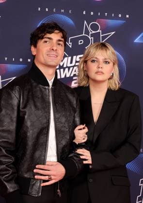 Photocall de la 25eme cÃ rÃ monie des NRJ Music Awards (NMA) au palais des Festivals et des Congres de Cannes Florian Rossi et sa compagne Louane Emera au photocall de la 25eme cÃ rÃ monie des NRJ Music Awards (NMA) au palais des Festivals et des Congres de Cannes, France, le 10 novembre 2023. Dominique Jacovides Bestimage Celebs attend the 25th NRJ Music Awards - Red Carpet arrivals at Palais des Festivals in Cannes, France, on November 10, 2023. Cannes France  Copyright: xDOMINIQUExJACOVIDESx xBESTIMAGExDOMINIQUExJACOVIDESx xBESTIMAGEx