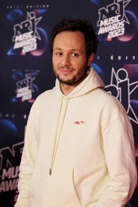 Photocall de la 25eme cÃ rÃ monie des NRJ Music Awards (NMA) au palais des Festivals et des Congres de Cannes Vianney au photocall de la 25eme cÃ rÃ monie des NRJ Music Awards (NMA) au palais des Festivals et des Congres de Cannes, France, le 10 novembre 2023. Dominique Jacovides Bestimage Celebs attend the 25th NRJ Music Awards - Red Carpet arrivals at Palais des Festivals in Cannes, France, on November 10, 2023. Cannes France  Copyright: xDOMINIQUExJACOVIDESx xBESTIMAGExDOMINIQUExJACOVIDESx xBESTIMAGEx
