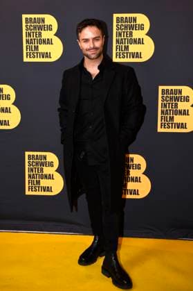 Marios Gavrilis at the award ceremony of the 37 Braunschweig International Film Festival in the Great House of the Braunschweig State Theater Braunschweig, 11 11 2023 Foto:xC.xNiehausx xFuturexImagex biff_3103