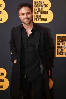 Marios Gavrilis at the award ceremony of the 37 Braunschweig International Film Festival in the Great House of the Braunschweig State Theater Braunschweig, 11 11 2023 Foto:xC.xNiehausx xFuturexImagex biff_3104