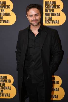 Marios Gavrilis at the award ceremony of the 37 Braunschweig International Film Festival in the Great House of the Braunschweig State Theater Braunschweig, 11 11 2023 Foto:xC.xNiehausx xFuturexImagex biff_3105