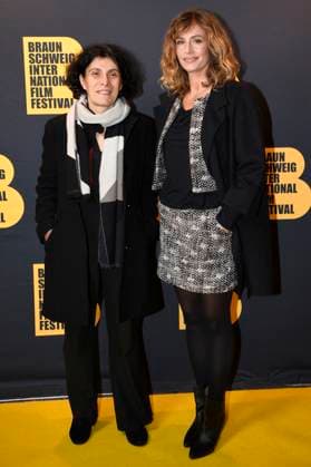 Cecile de France with guest at the award ceremony of the 37 Braunschweig International Film Festival at the Staatstheater Braunschweig Braunschweig, 11 11 2023 Foto:xC.xNiehausx xFuturexImagex biff_3116