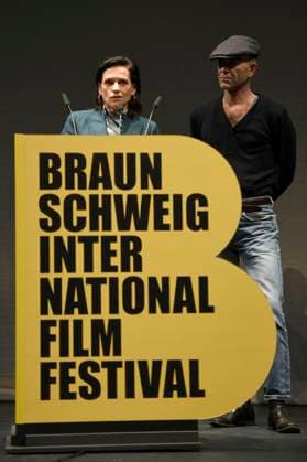 Veerle Baetens with Maarten Loix at the award ceremony of the 37 Braunschweig International Film Festival in the Great House of the Braunschweig State Theater Braunschweig, 11 11 2023 Foto:xC.xNiehausx xFuturexImagex biff_3119