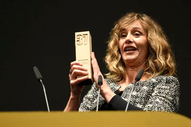 Cecile de France receives the Europa as European Acting Award at the award ceremony of the 37 Braunschweig International Film Festival in the Great House of the Braunschweig State Theater Braunschweig, 11 11 2023 Foto:xC.xNiehausx xFuturexImagex biff_3129