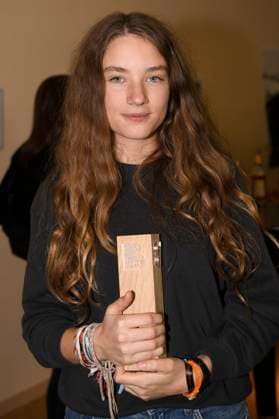 Eline Doenst with the Braunschweig Film Award for Best Newcomer at the awards ceremony of the 37 Braunschweig International Film Festival in the main auditorium of the Braunschweig State Theater Braunschweig, 11 11 2023 Foto:xC.xNiehausx xFuturexImagex biff_3148