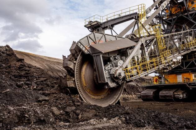 Braunkohletagebau Jaenschwalde DEU Deutschland Brandenburg Jaenschwalde, 10.11.2023, Tagebau Jaenschwalde (LEAG) im lausitzer Revier, ein Schaufelradbagger foerdert Braunkohle in der Kohlegrube. Der Kohleabbau im Braunkohletagebau Jaenschwalde wird voraussichtlich Ende des Jahres 2023 eingestellt und der Tagebau geschlossen. *** Jaenschwalde opencast lignite mine DEU Germany Brandenburg Jaenschwalde, 10 11 2023, Jaenschwalde opencast mine LEAG in the Lausitz mining area, a bucket wheel excavator conveys lignite in the coal pit Coal mining in the Jaenschwalde opencast lignite mine is expected to cease at the end of 2023 and the opencast mine will be closed AF_Tgb_Jaenschwalde_86248.jpeg