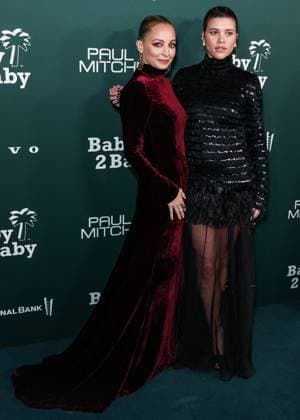 2023 Baby2Baby Gala - LA Nicole Richie and sister Sofia Richie Grainge arrive at the 2023 Baby2Baby Gala Presented By Paul Mitchell held at the Pacific Design Center on November 11, 2023 in West Hollywood, Los Angeles, CA, USA. Photo by Xavier Collin Image Press Agency ABACAPRESS.COM Los Angeles CA United States  Copyright: xCollinxXavier ImagexPressxAgencyxABACAx