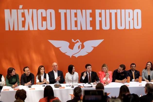 Samuel Garcia, governor of the state of Nuevo Leon, registers as a candidate for president November 12, 2023, Mexico City, Mexico: The governor of the state of Nuevo Leon, Samuel Garcia, accompanied by his wife, Mariana Rodriguez, and his daughter Mariel, registered as a pre-candidate for the presidency at the national headquarters of the Citizen Movement party. in Mexico City. on November 12, 2023 in Mexico City, Mexico (Photo by Luis Barron Eyepix Group). Copyright: xLuisxBarronx xEyepixxGroupx LB_20231112_SAMUELG10