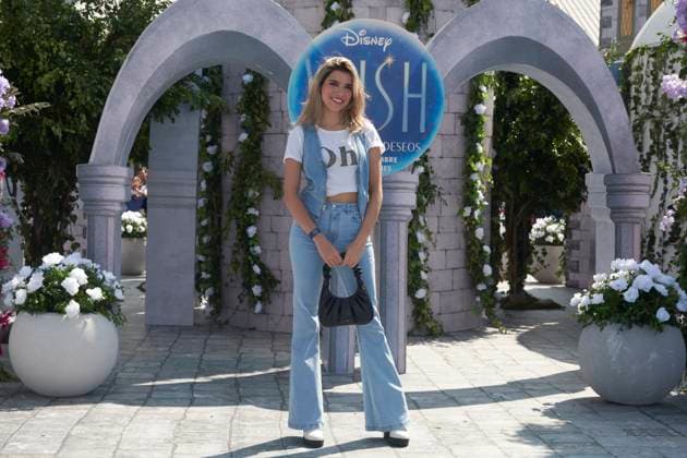 November 13, 2023, Mexico City, Ciudad de Mexico, Mexico: November 12, 2023, Mexico City, Mexico: Valentina Batta attends the blue carpet for Wish by Walt Disney film premiere at Cinepolis Plaza Universidad. on November 12, 2023 in Mexico City, Mexico. Mexico City Mexico - ZUMAe321 20231113_zea_e321_018 Copyright: xJaimexNogales xEyepixxGroupx