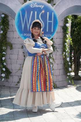 November 13, 2023, Mexico City, Ciudad de Mexico, Mexico: November 12, 2023, Mexico City, Mexico: Alma GoÂ³mez know as Cositas attends the blue carpet for Wish by Walt Disney film premiere at Cinepolis Plaza Universidad. on November 12, 2023 in Mexico City, Mexico. Mexico City Mexico - ZUMAe321 20231113_zea_e321_031 Copyright: xJaimexNogales xEyepixxGroupx