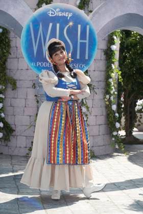 November 13, 2023, Mexico City, Ciudad de Mexico, Mexico: November 12, 2023, Mexico City, Mexico: Alma GoÂ³mez know as Cositas attends the blue carpet for Wish by Walt Disney film premiere at Cinepolis Plaza Universidad. on November 12, 2023 in Mexico City, Mexico. Mexico City Mexico - ZUMAe321 20231113_zea_e321_033 Copyright: xJaimexNogales xEyepixxGroupx