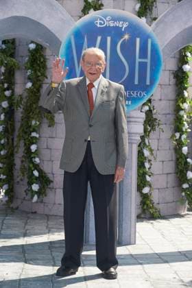 November 13, 2023, Mexico City, Ciudad de Mexico, Mexico: November 12, 2023, Mexico City, Mexico: Francisco Colmenero attends the blue carpet for Wish by Walt Disney film premiere at Cinepolis Plaza Universidad. on November 12, 2023 in Mexico City, Mexico. Mexico City Mexico - ZUMAe321 20231113_zea_e321_060 Copyright: xJaimexNogales xEyepixxGroupx