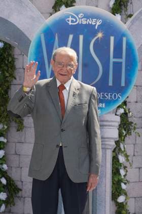 November 13, 2023, Mexico City, Ciudad de Mexico, Mexico: November 12, 2023, Mexico City, Mexico: Francisco Colmenero attends the blue carpet for Wish by Walt Disney film premiere at Cinepolis Plaza Universidad. on November 12, 2023 in Mexico City, Mexico. Mexico City Mexico - ZUMAe321 20231113_zea_e321_062 Copyright: xJaimexNogales xEyepixxGroupx
