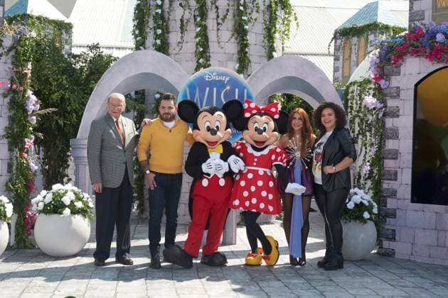November 13, 2023, Mexico City, Ciudad de Mexico, Mexico: November 12, 2023, Mexico City, Mexico: (L-R) Francisco Colmenero, Jose Eduardo Derbez, Maria Leon and Lucero Mijares Hogaza attend the blue carpet for Wish by Walt Disney film premiere at Cinepolis Plaza Universidad. on November 12, 2023 in Mexico City, Mexico. Mexico City Mexico - ZUMAe321 20231113_zea_e321_068 Copyright: xJaimexNogales xEyepixxGroupx
