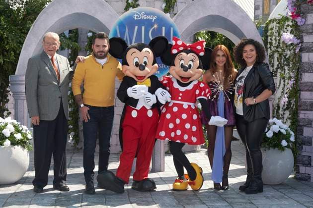 November 13, 2023, Mexico City, Ciudad de Mexico, Mexico: November 12, 2023, Mexico City, Mexico: (L-R) Francisco Colmenero, Jose Eduardo Derbez, Maria Leon and Lucero Mijares Hogaza attend the blue carpet for Wish by Walt Disney film premiere at Cinepolis Plaza Universidad. on November 12, 2023 in Mexico City, Mexico. Mexico City Mexico - ZUMAe321 20231113_zea_e321_069 Copyright: xJaimexNogales xEyepixxGroupx