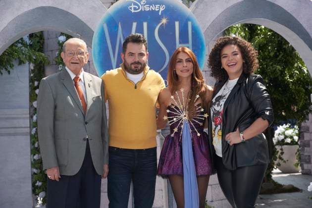 November 13, 2023, Mexico City, Ciudad de Mexico, Mexico: November 12, 2023, Mexico City, Mexico: (L-R) Francisco Colmenero, Jose Eduardo Derbez, Maria Leon and Lucero Mijares Hogaza attend the blue carpet for Wish by Walt Disney film premiere at Cinepolis Plaza Universidad. on November 12, 2023 in Mexico City, Mexico. Mexico City Mexico - ZUMAe321 20231113_zea_e321_072 Copyright: xJaimexNogales xEyepixxGroupx