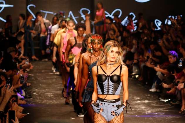 Entertainment Themen der Woche KW45 Entertainment Bilder des Tages Sao Paulo Fashion Week, Bold Strap Modenschau RECORD DATE NOT STATED MODA SPFW N56 BOLD STRAP Sao Paulo (SP), 12 11 2023 - MODA SPFW N56 BOLD STRAP - Actress Camila Queiroz, modeled fashion from the brand Bold Strap on the catwalk, during the Sao Paulo Fashion Week - SPFW N56, at this Sunday night, November 12th. At Koplexo Tempo, in the capital of Sao Paulo. (Foto: Saulo Dias Thenews2 imago images) MODA SPFW N56 BOLD STRAP  Copyright: xSauloxDiasx
