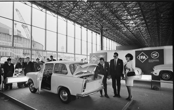 ***SEPTEMBER, 1965 FILE PHOTO***Wartburg and Trabant 601 (car, vehicle) of company VEB Sachsenring Automobilwerke Industrieverband Fahrzeugbau, which is exhibited in the stand of East Germany (DDR) at 7th International Engineering Fair in Brno, Czechoslovakia, September, 1965. (CTKxPhoto EmilxBican,FrantisekxNesvadba,JindrichxSaroch) CTKPhotoF202011210196701  CTKPhotoF202011210196701