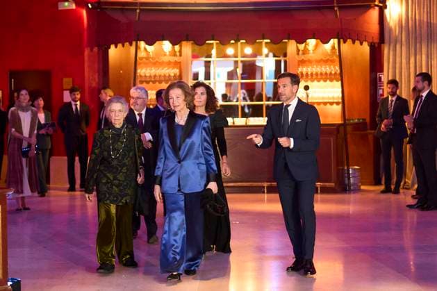 Entertainment Bilder des Tages 13-11-2023 Madrid Queen Sofia and Princess Irene of Greece attend the 38th edition of the BMW painting prize concert at the royal theatre in Madrid. No Spain Â  Copyright: xPPEx