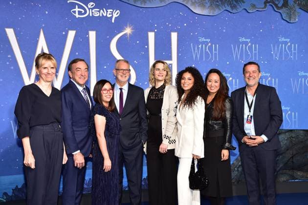 Bilder des Jahres 2023, Entertainment 11 November Entertainment Themen der Woche KW46 Entertainment Bilder des Tages Deutschlandpremiere WISH in Berlin DER FILMCAST Ankunft, magische Deutschlandpremiere WISH in Berlin, blauer Teppich zum Animationsfilm von Walt Disney in Berlin, am 14.11.2023 *** German premiere of WISH in Berlin THE FILMCAST Arrival, magical German premiere of WISH in Berlin, blue carpet for the animated film by Walt Disney in Berlin, on 14 11 2023 Photopress Mueller