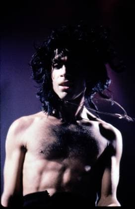 Archivbilder der Woche KW46 Legendary icon Prince has died at the age of 57 at his Minnesota home, Paisley Park 151009, 151009, FILE - Legendary icon Prince has died at the age of 57 at his Minnesota home, Paisley Park in Minnesota - Thursday April 21, 2016. ORIGINAL CAPTION: Archival Photos of pop star Prince during his concert at the Cap center in Landover, MD in 1984 and 1988 at Nassau Colosseum. Los Angeles, California - Friday April 22, 2016. Photos by John Roca NY PAPERS OUT, Credit:John Roca, PacificCoastNews Avalon United States, New York  Copyright: xJohnxRoca,xPacificCoastNewsx xAvalonx 0520011628