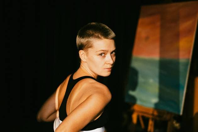 Creative Highlights Symbolbilder Portrait of a beautiful woman with short hair. Minsk, Minsk Region, Belarus CR_YUKI231114J-1278818-01 ,model released, Symbolfoto ,property released