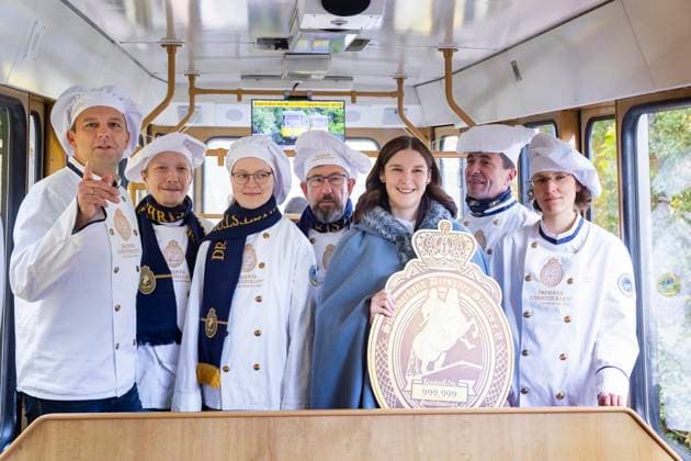 Stollen inspectors award quality seal for Dresden Christmas Stollen Around 100 bakeries and confectioners from Dresden and the surrounding area have to undergo a stollen inspection every year According t