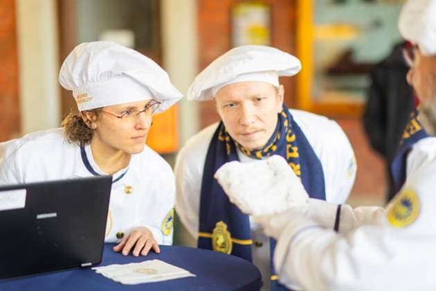 Stollen inspectors award quality seal for Dresden Christmas Stollen Around 100 bakeries and confectioners from Dresden and the surrounding area have to undergo a stollen inspection every year According t