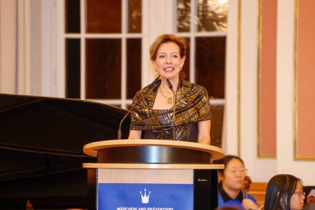 Silke Fischer at the Golden Pea 2023 award ceremony in Berlins Rotes Rathaus