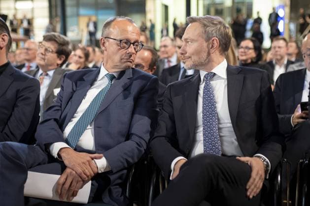 Bundesfinanzminister Christian Lindner, FDP, im Gespraech mit dem CDU Parteivorsitzenden Friedrich Merz. Berlin, 14.11.2023. Berlin Deutschland *** Federal Finance Minister Christian Lindner, FDP, in conversation with CDU party leader Friedrich Merz Berlin, 14 11 2023 Berlin Germany Copyright: xThomasxImox