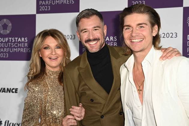 German Perfume Award Fragrance Stars on 16 11 2023 at the Rheinterrasse in Düsseldorf The 31 German Perfume Award Fragrance Stars will be presented on 16 11 2023 at the Rheinterrasse in Düsseldorf From left to right Frauke Ludowig, Jochen Schropp and Jeremy Fragrance xJFx
