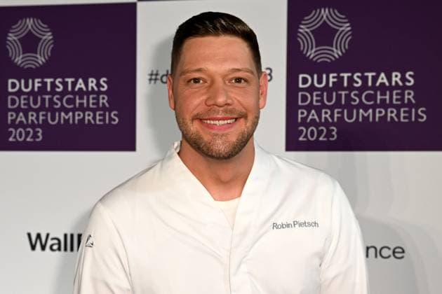 German Perfume Award Duftstars on 16 11 2023 at the Rheinterrasse in Düsseldorf The award ceremony for the 31st German Perfume Award Duftstars will take place on 16 11 2023 at the Rheinterrasse in Düsseldorf Robin Pietsch xJFx
