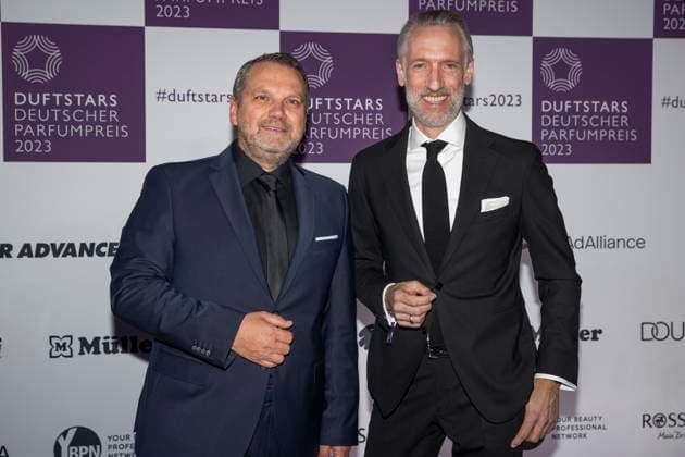 vl Udo Heuser, CEO Nobilis Group Fragrance Foundation with Andreas Fuhlisch, Managing Director VKE Kosmetikverband Fragrance Foundation DUFTSTARS 2023 German Perfume Award Presentation of the German perfume award DUFTSTARS by the Fragrance Foundation on 16 11 2023, Rheinterrassen, Duesseldorf